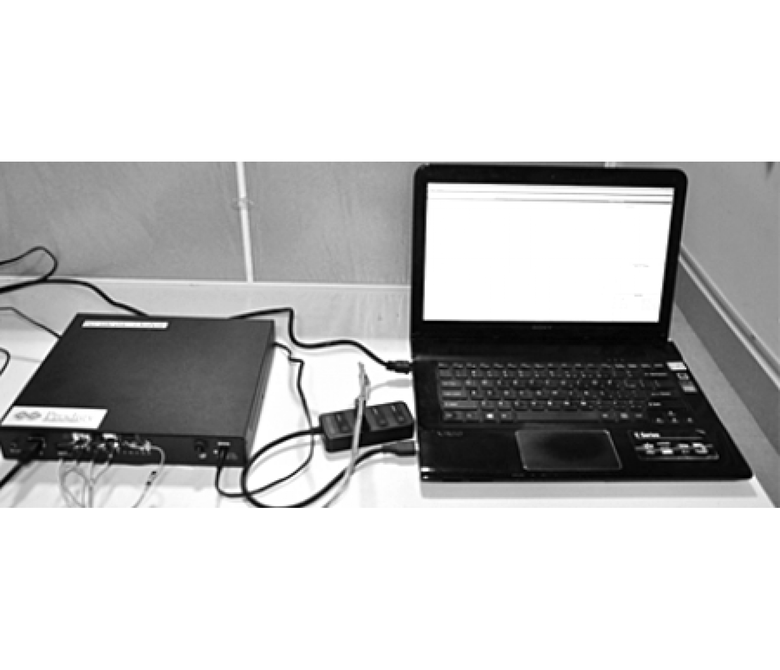 UHS II Protocol Analyzer and Exerciser